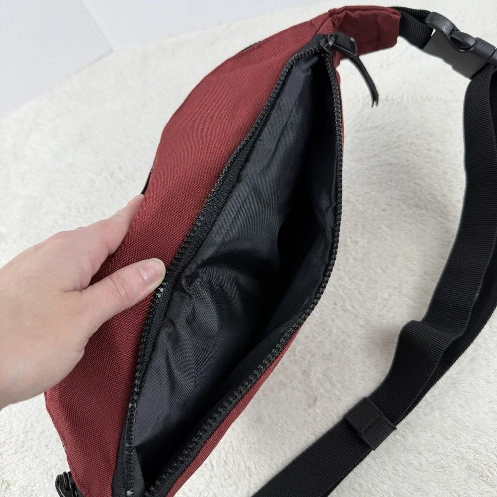 HNÚKUR Bum Bag Icewear Iceland Dark Red Fanny Pack- EUC‎
